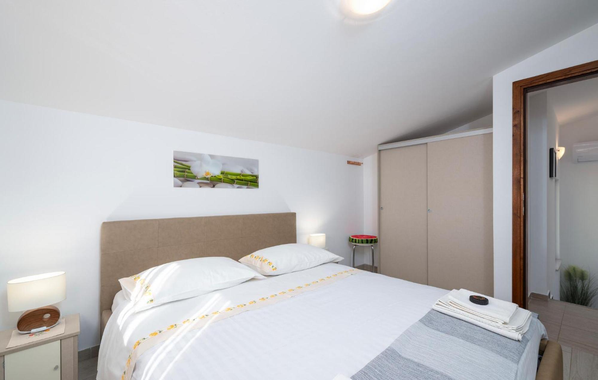 2 Bedroom Cozy In