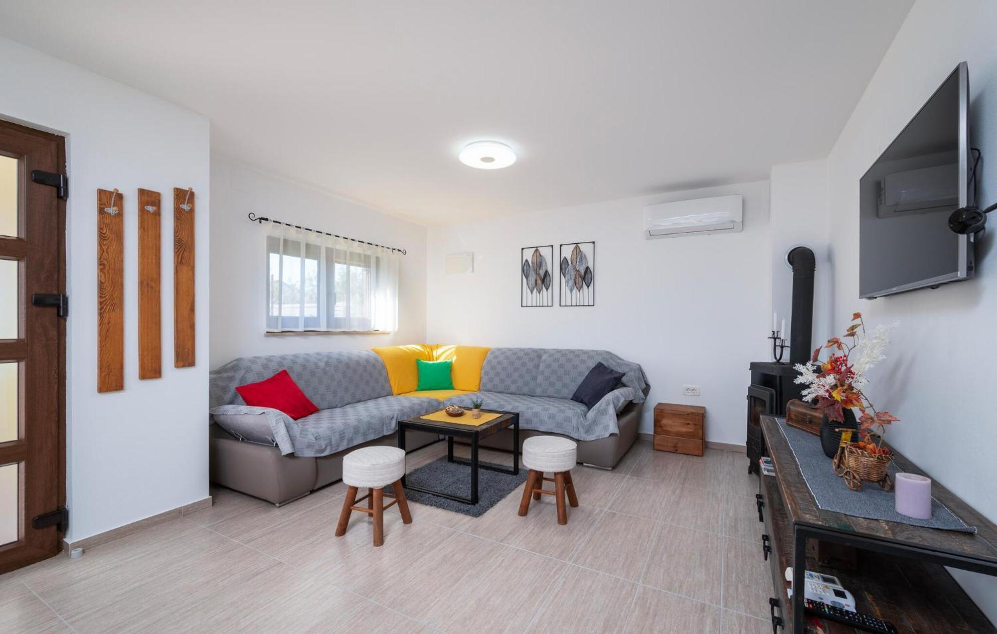 2 Bedroom Cozy In *